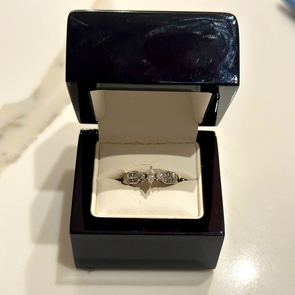 Diamond woman’s ring